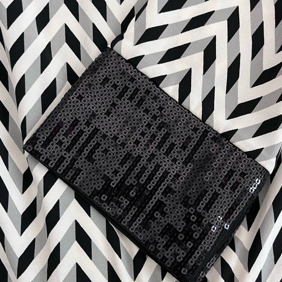 Armani Exchange Black & White Shift dress with sequins - EUC - Picture 4 of 4